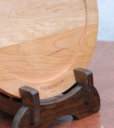 HER017_Set-de-Platos-de-madera-x-6-con-Base_Herencia Grill_03